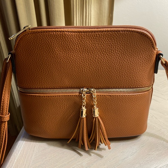 Malibu Crossbody Bag - Picture 1 of 6